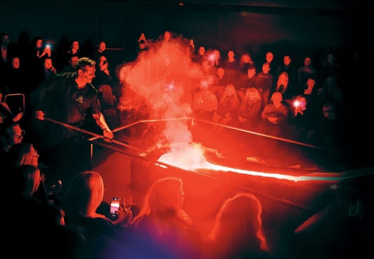 LAVA Show Vik 06