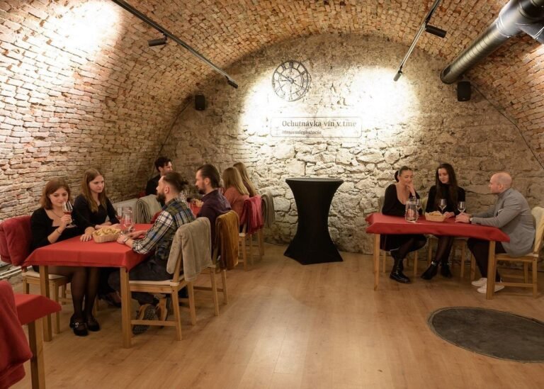 Wine Tasting IN THE DARK 3